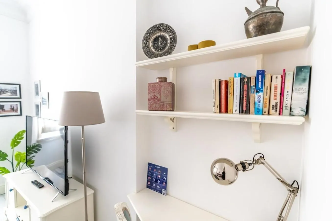 Designer 1-Bdr Apartment In Trendy Neighborhood Стамбул 0*,